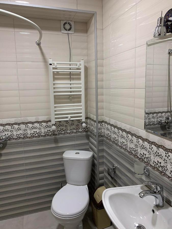 לינה וארוחת בוקר קוטאיסי Art Hole מראה חיצוני תמונה