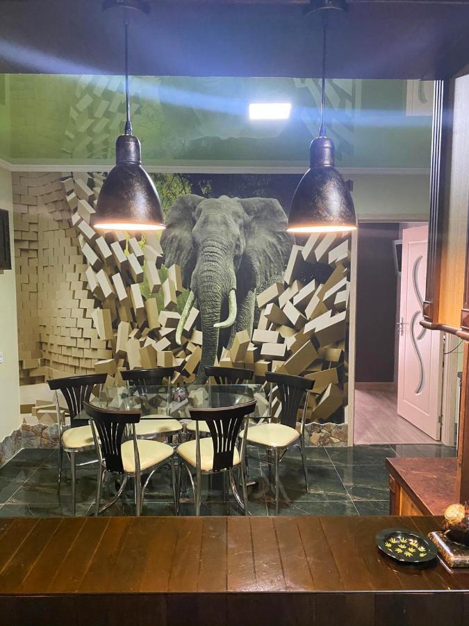 לינה וארוחת בוקר קוטאיסי Art Hole מראה חיצוני תמונה
